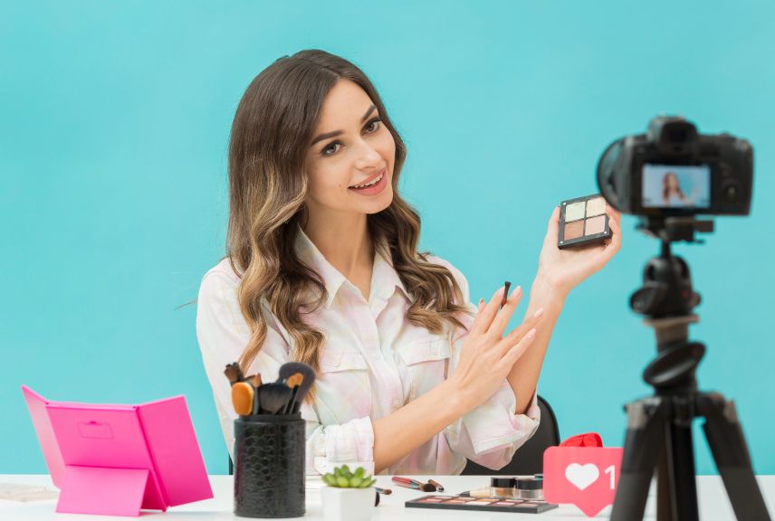 Influencer Pazarlaması